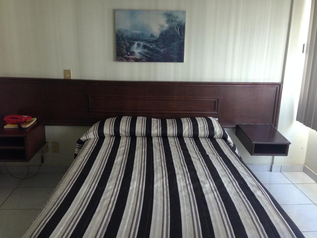 Hotel Plaza Sahuayo Екстер'єр фото
